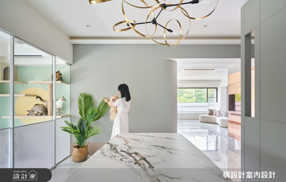 40坪三房兩廳的老屋，居住成員為兩大一小三貓，規劃有