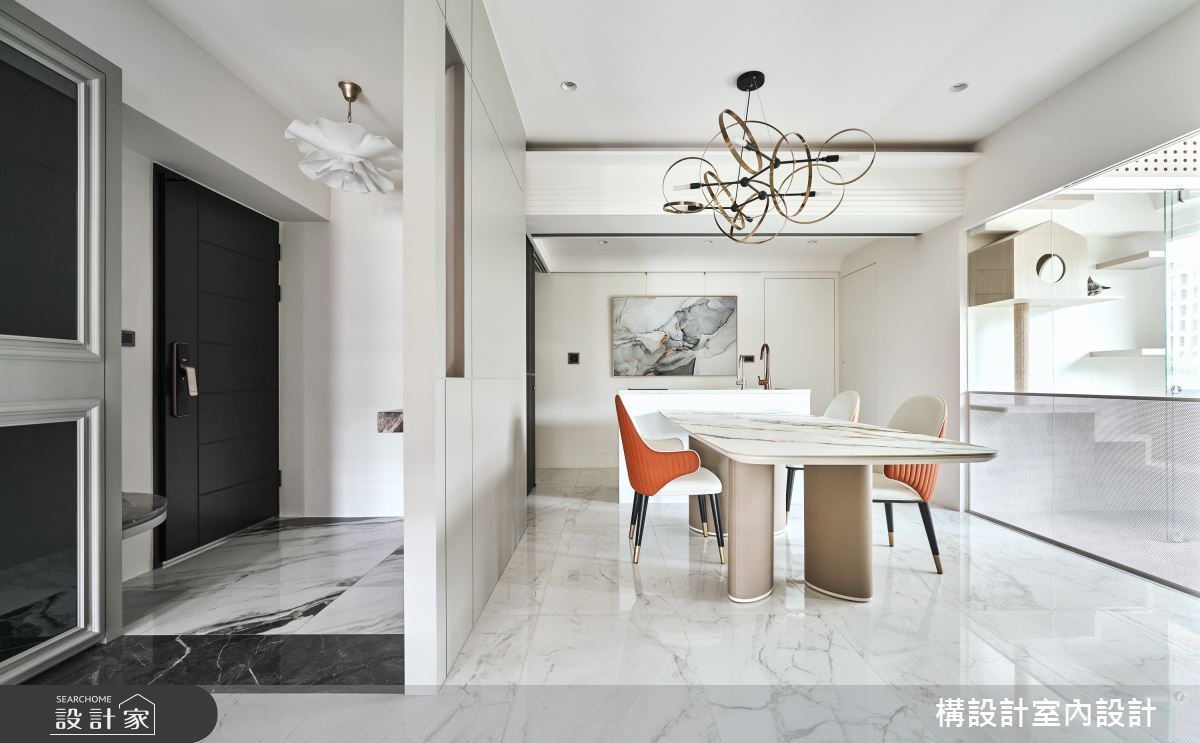 40坪三房兩廳的老屋，居住成員為兩大一小三貓，規劃有