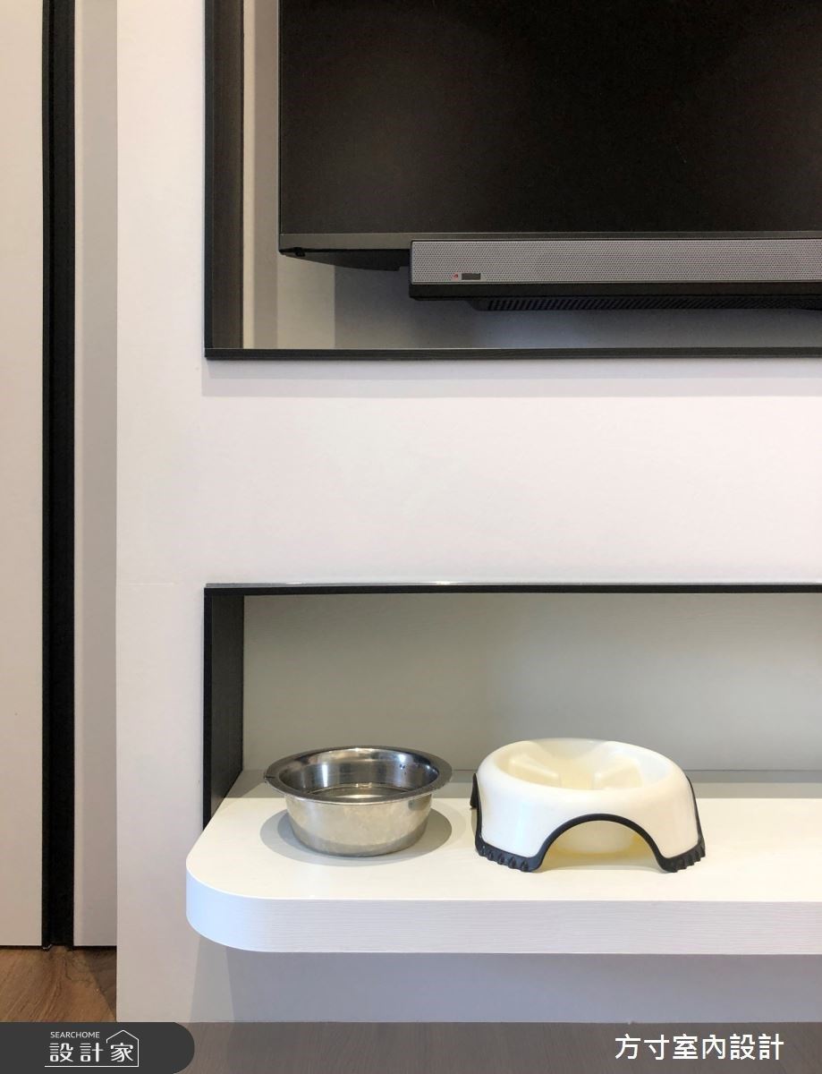 9坪小空間也能擁有寬敞的生活舒適感。設計師利用線條