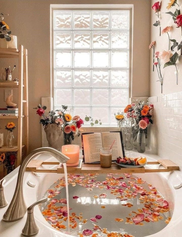 浴室是我們度過非常多時間的地方,這是我們在工作或在