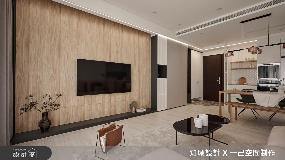 室內25坪擁有三房兩廳的空間,透過多元建材、色彩搭配