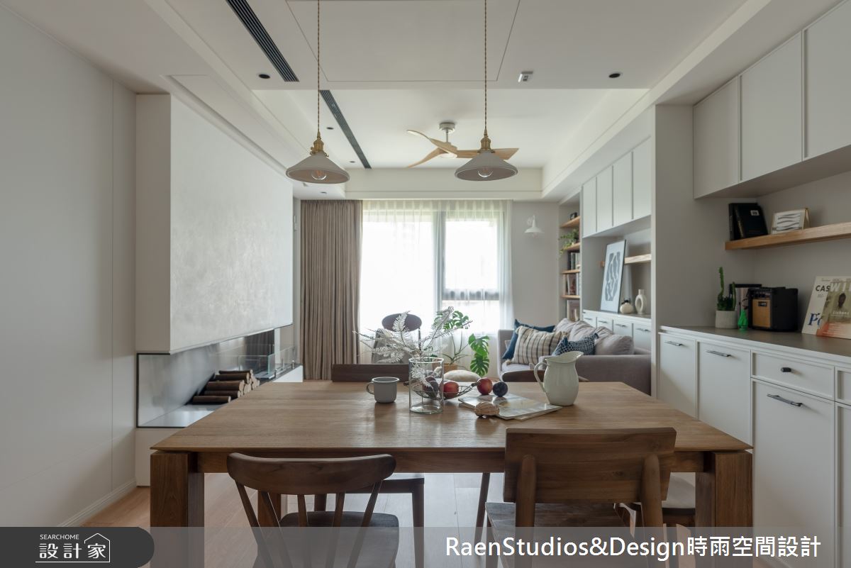 室內30坪的空間,住著喜愛露營及做實驗的屋主夫妻及三