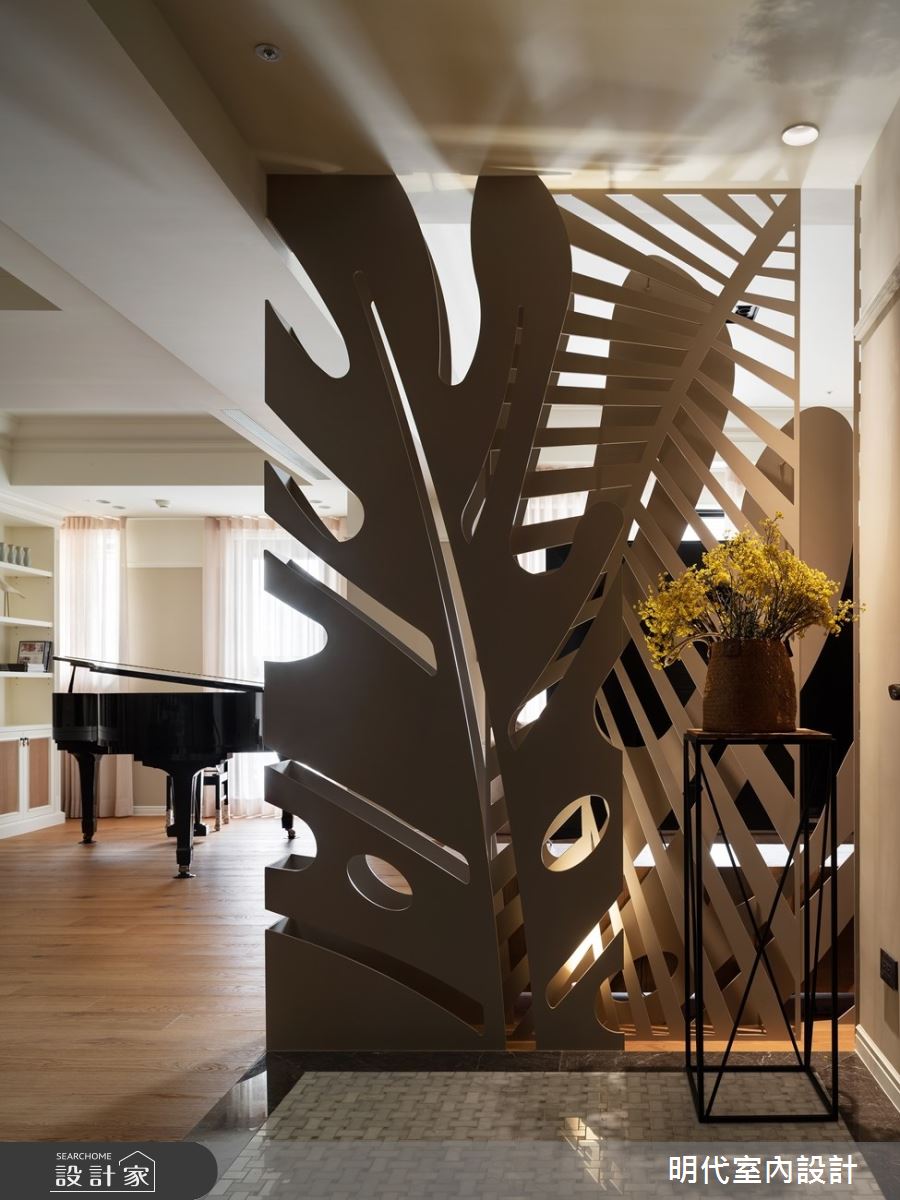 35坪新古典風，設計師將空間規劃為3房2廳，讓設計回歸