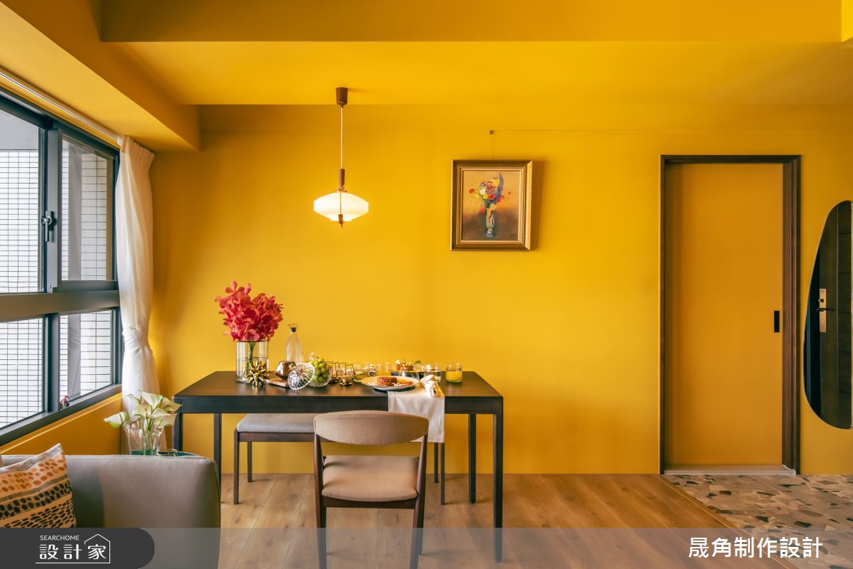 此案屋主為一對夫妻,兩人喜愛濃郁強烈的色彩及彰顯個