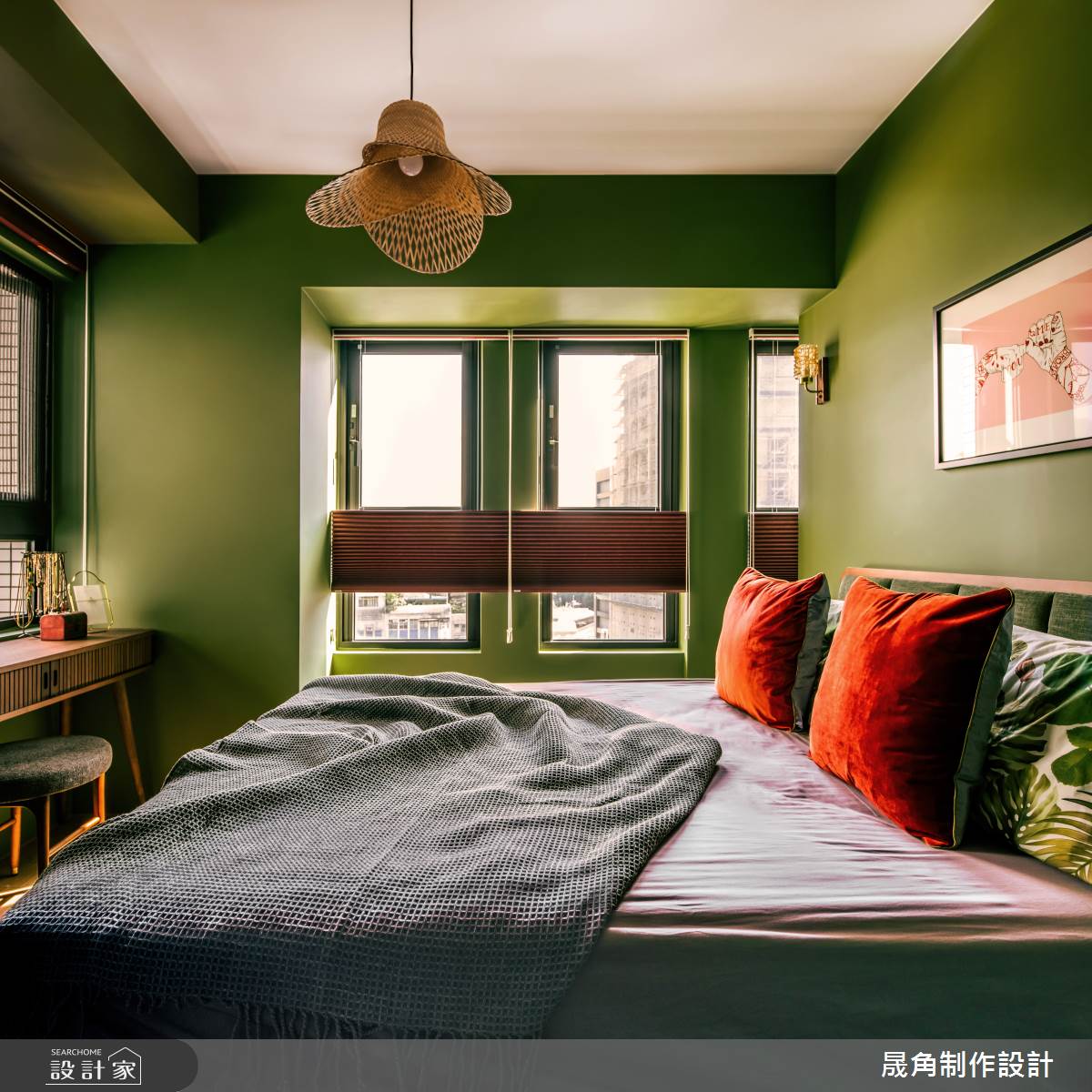 此案屋主為一對夫妻,兩人喜愛濃郁強烈的色彩及彰顯個