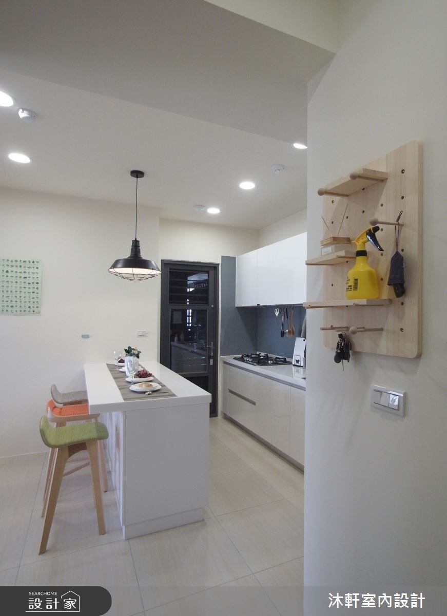 30 坪新居中收納機能完備的玄關、愜意的料理空間與寬