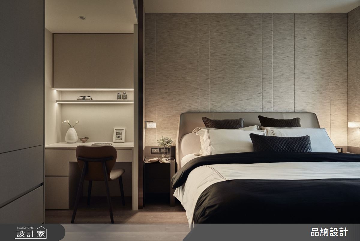 大齡老屋原有梁柱明顯、天花板低、動線不佳與採光不佳