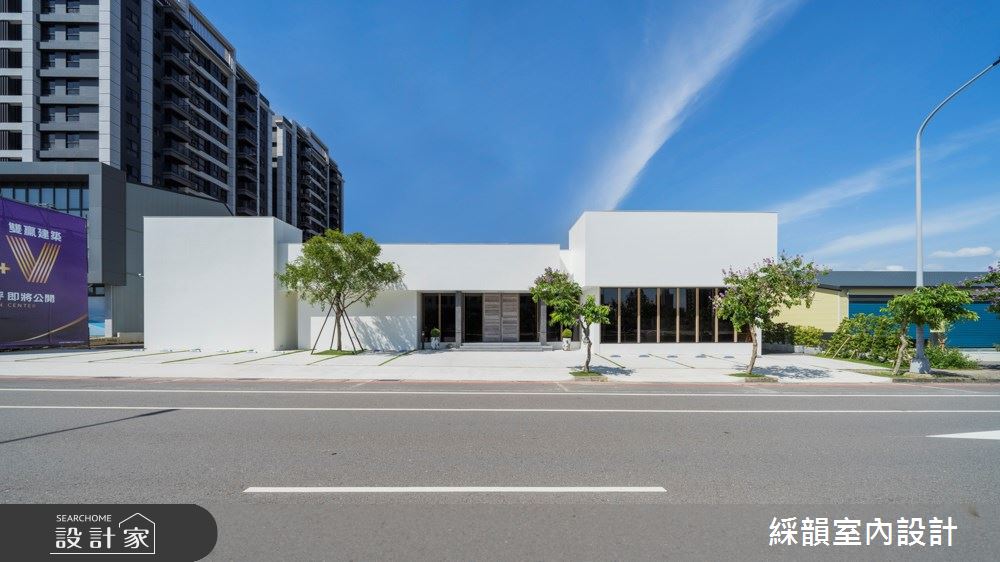 此案坪數108坪,為建商的接待中心,綵韻室內設計 吳金