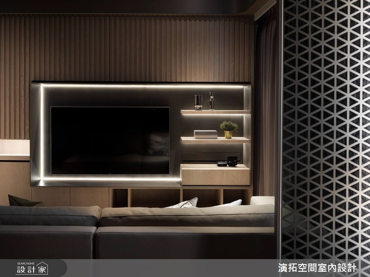 在夜間也能提供充足而柔和的照明,除了考量長者的安全使用,也豐富了空間的美學表情。