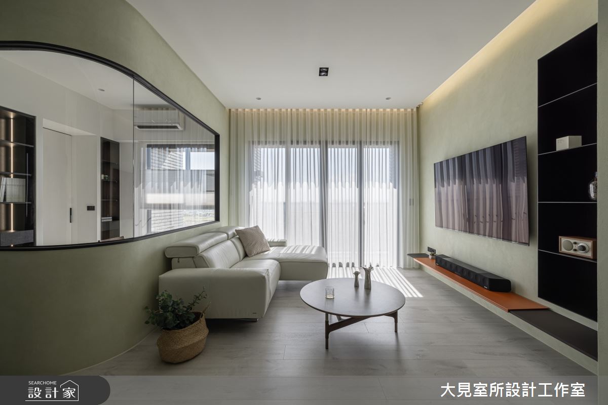 27坪北歐宅內,鋪敘莫蘭迪綠乳膠漆作為場域基底,同時