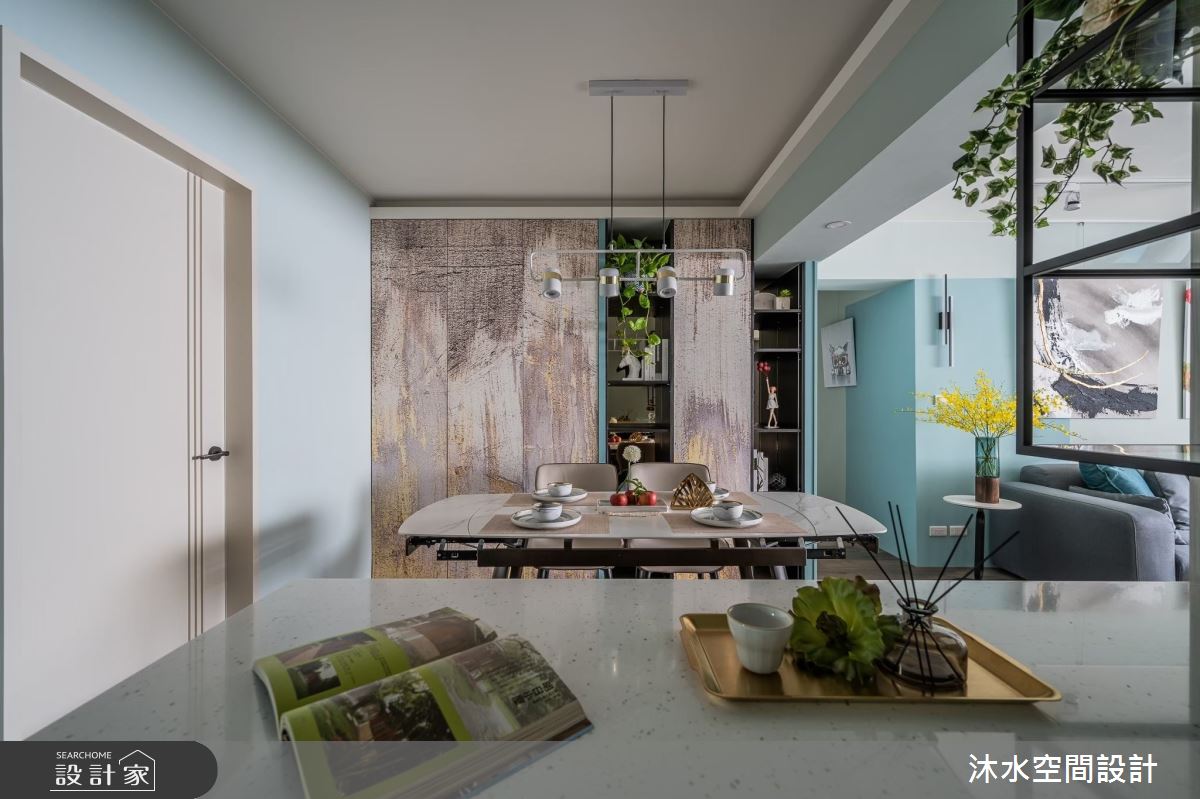 居住成員為2大2小的32坪4房2廳混搭風老屋，融合了北歐