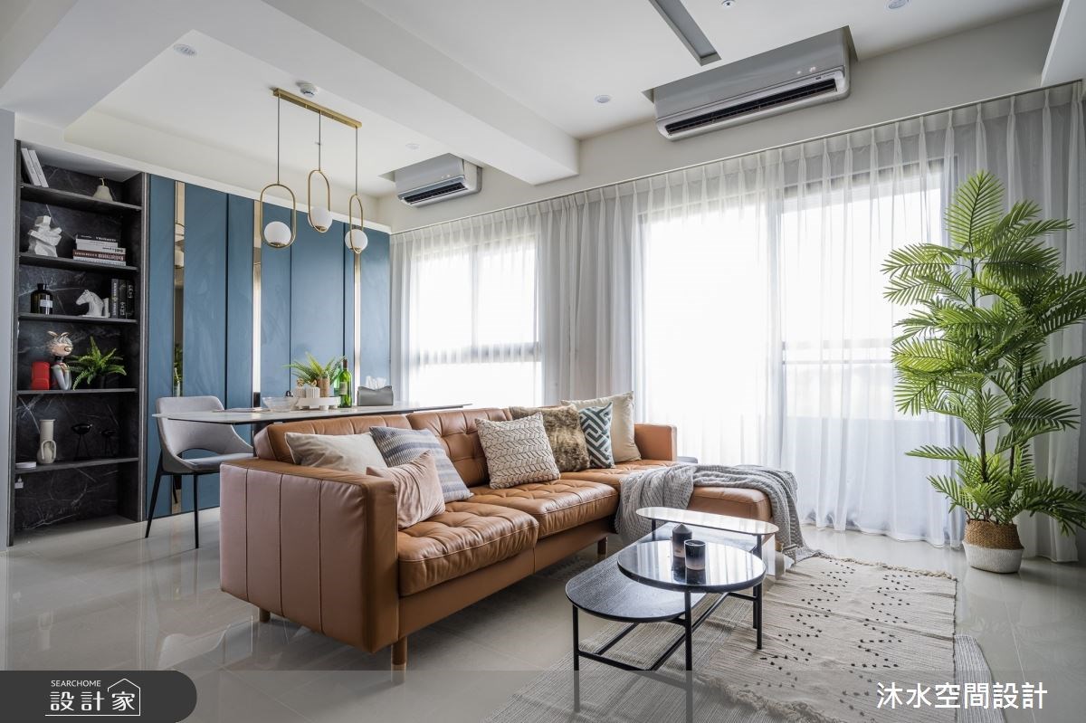 因應夫妻兩人生活,將原本三房中臨近廚房的空間改為餐