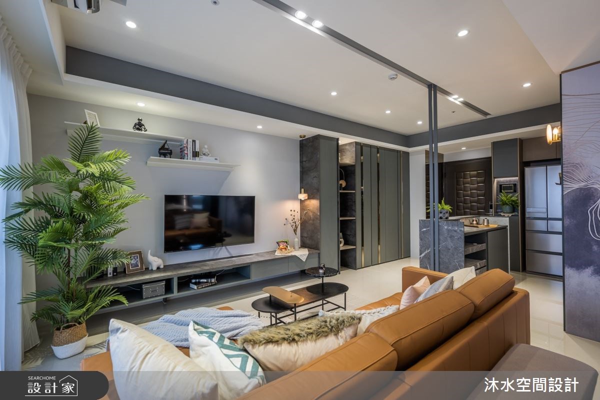 因應夫妻兩人生活,將原本三房中臨近廚房的空間改為餐