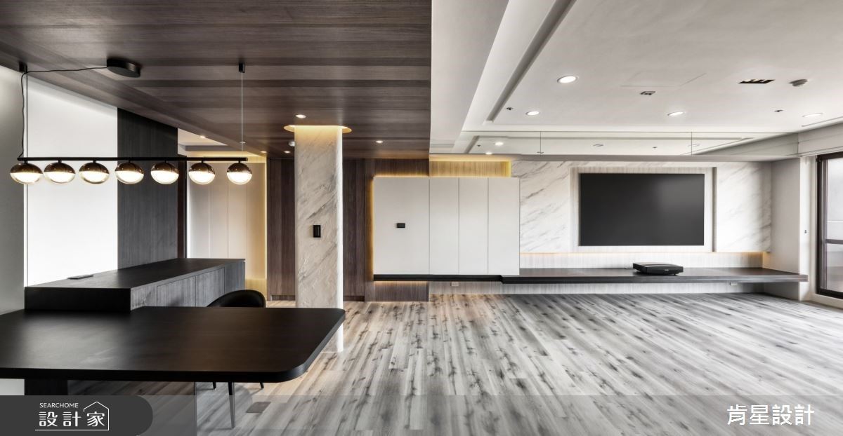 屬於摩登都市的灰調，經由設計師選用不同色階重疊拼貼