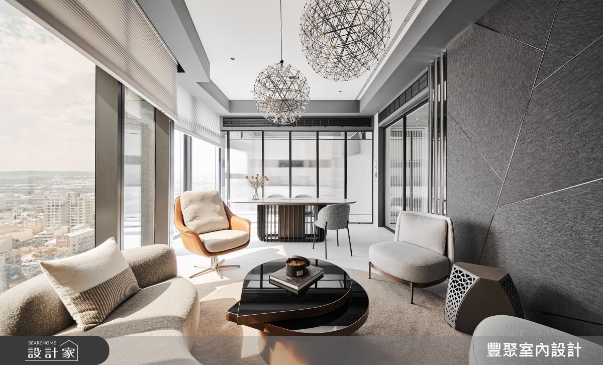 白色，可以簡單，也可以很不簡單。清澈透明的空間令人