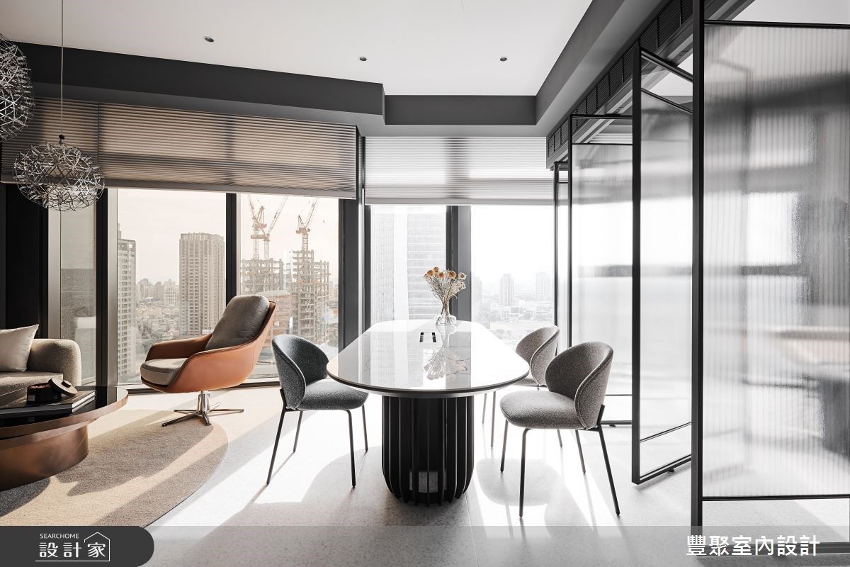 白色，可以簡單，也可以很不簡單。清澈透明的空間令人