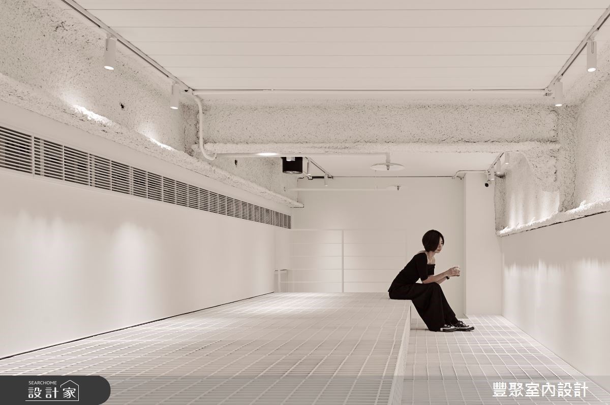 白色，可以簡單，也可以很不簡單。清澈透明的空間令人