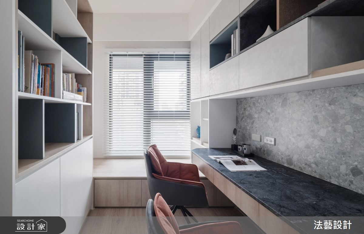 室內坪數20坪的空間，居住著一家四口，原有收納空間不