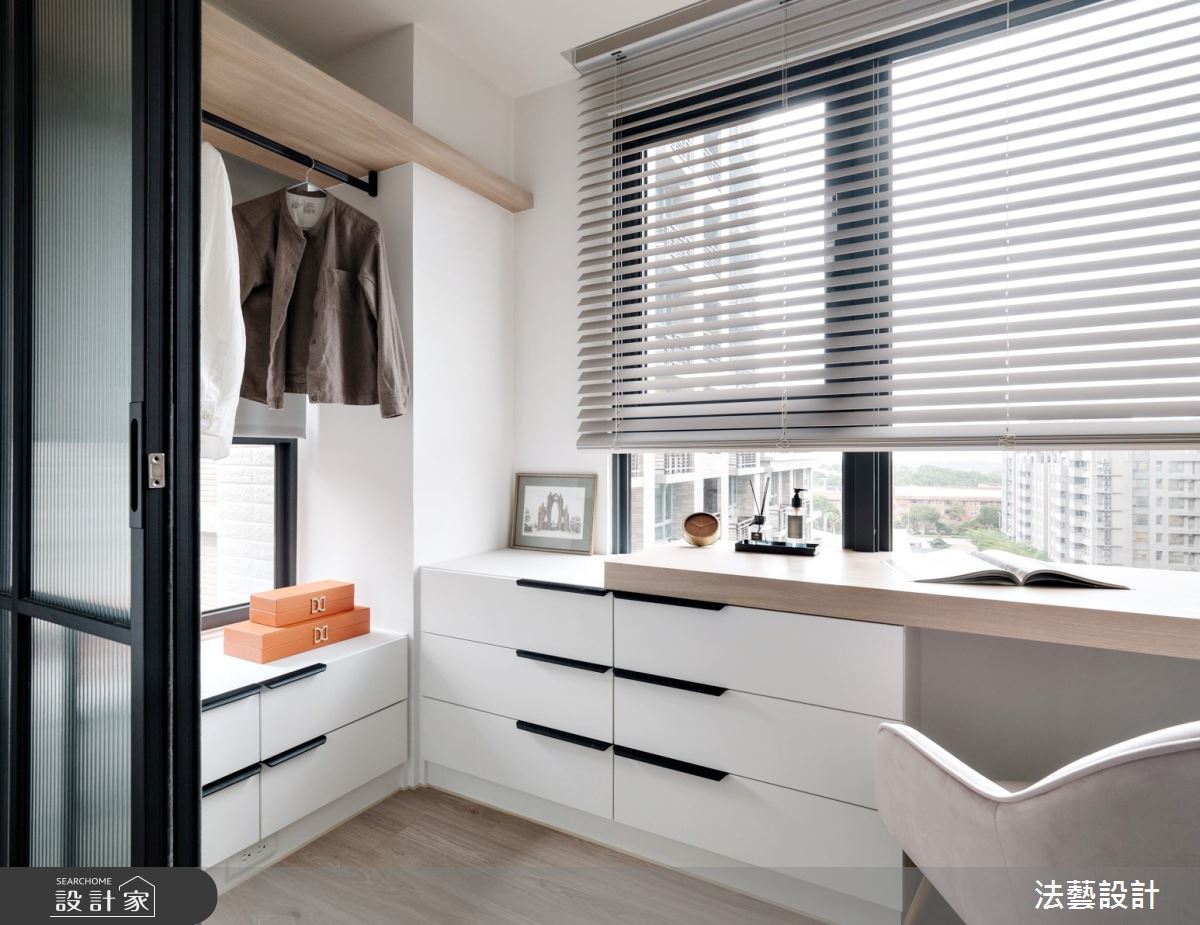 室內坪數20坪的空間，居住著一家四口，原有收納空間不