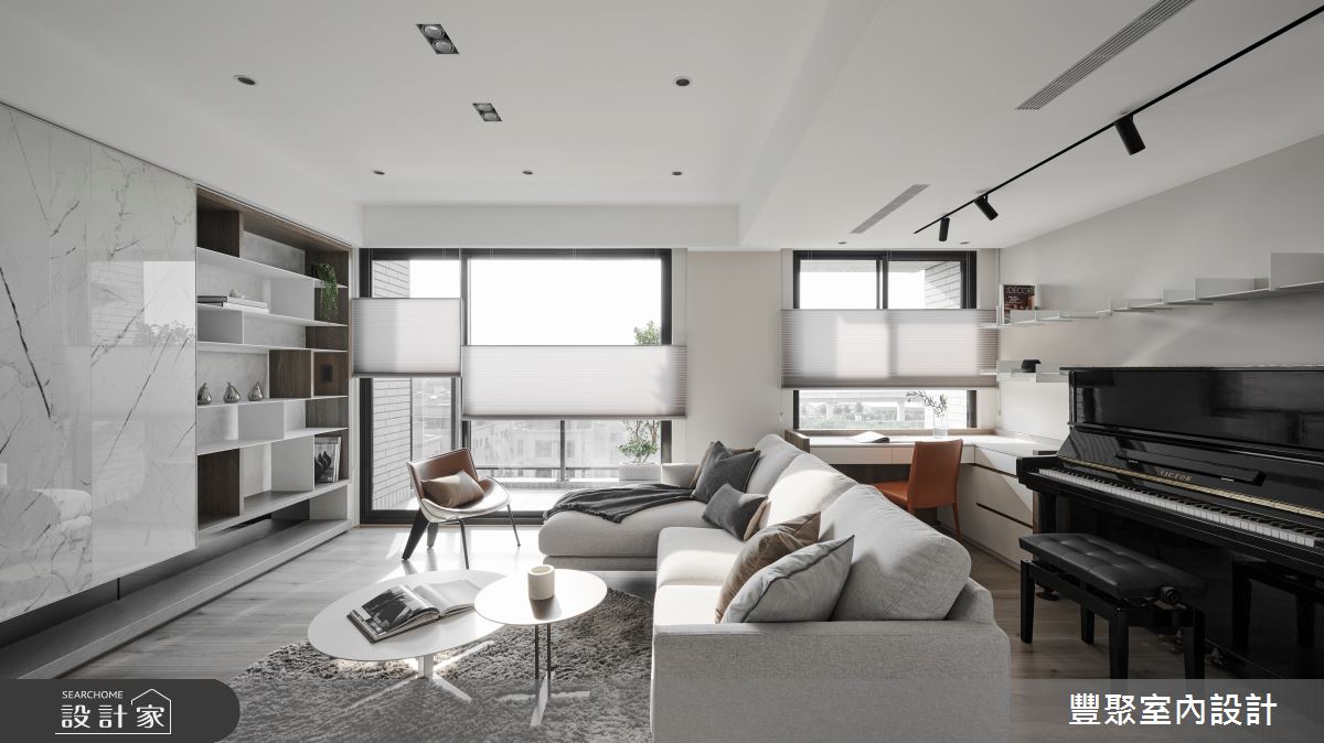 一家三口入住24坪現代宅,在空間內發揮質材本身的優勢