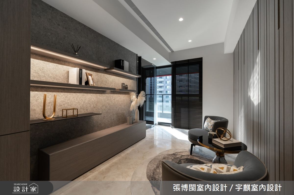 120坪的空間,設計師以精準的格局配置、豐富的建材與