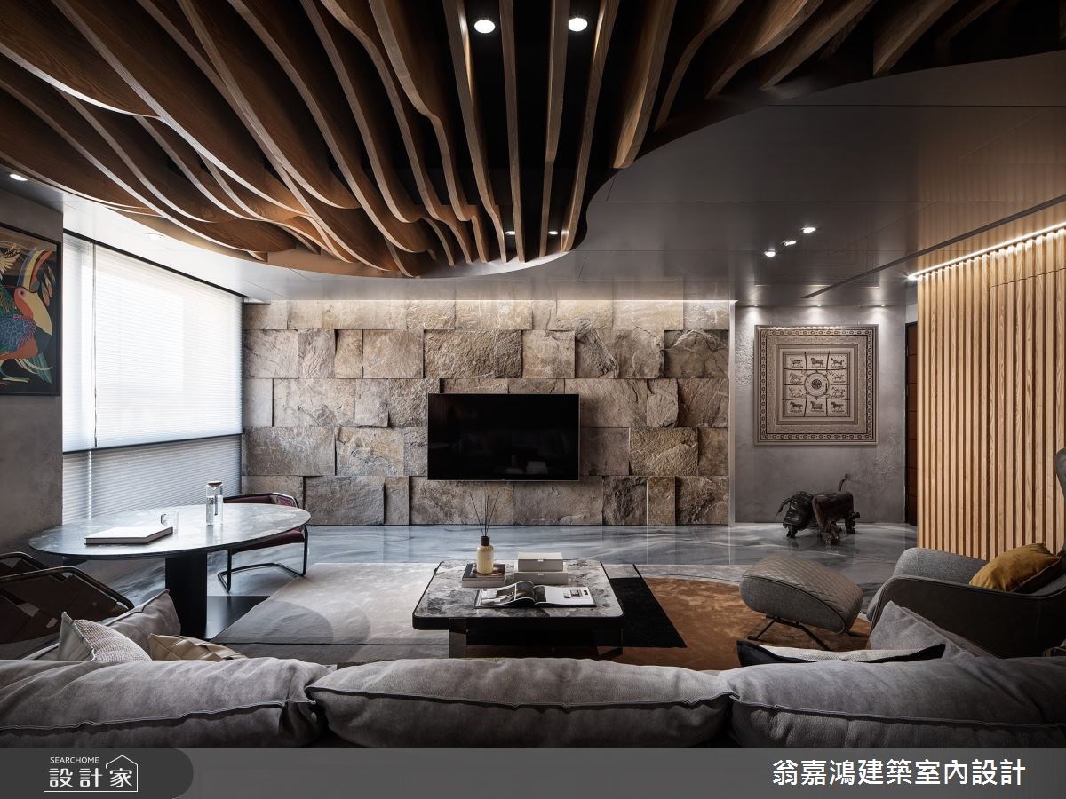 近年來締造無數豪宅與私人招待所，作品風格鮮明的鬼才