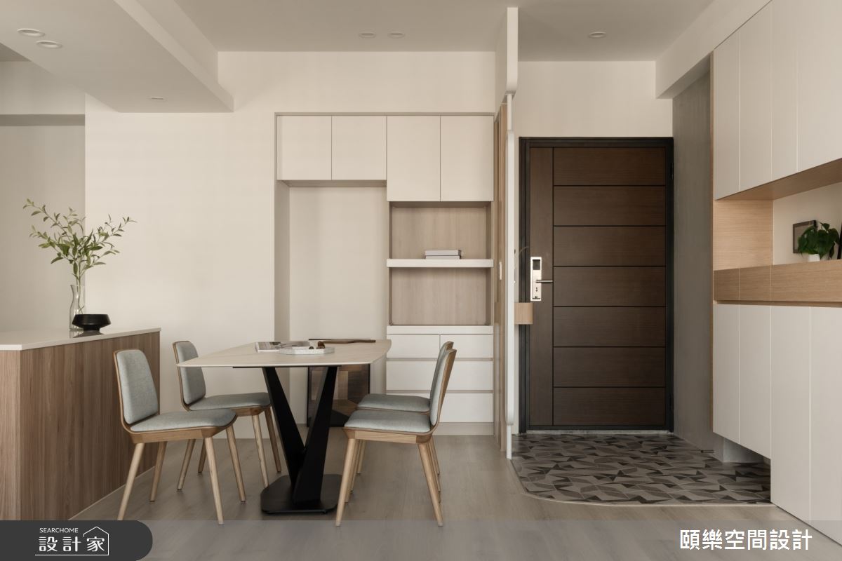 身為醫師的屋主夫妻,工作的高度壓力期待能在回到家時