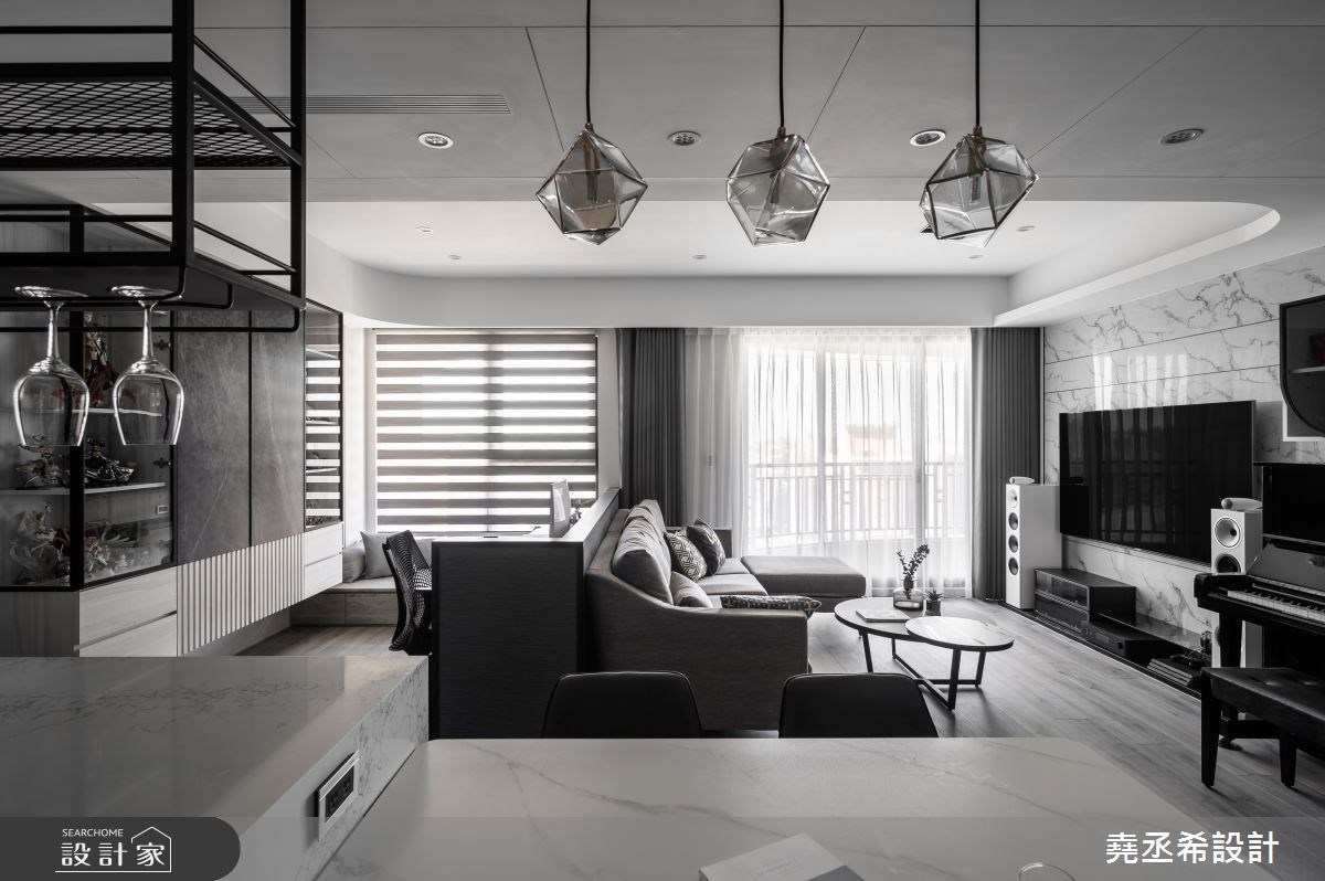 35 坪的現代風居家，承載了屋主的絕佳生活品味，設計