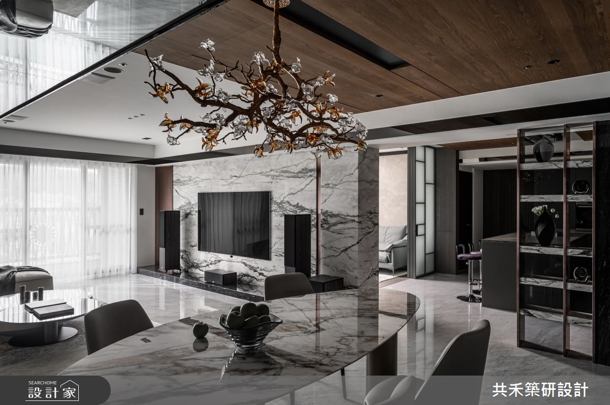 如果買一戶房子空間不夠,那就買兩戶吧!從預售屋時期