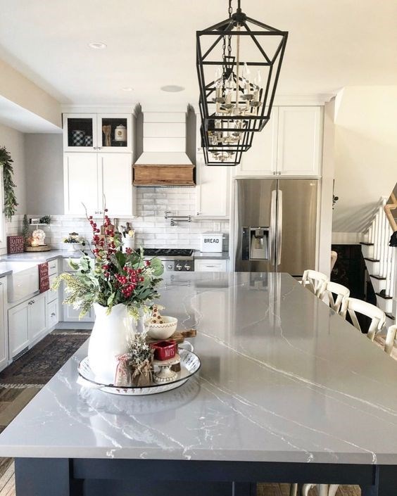 灰色及灰色廚房檯面的崛起，從未讓你停止驚奇，因為灰