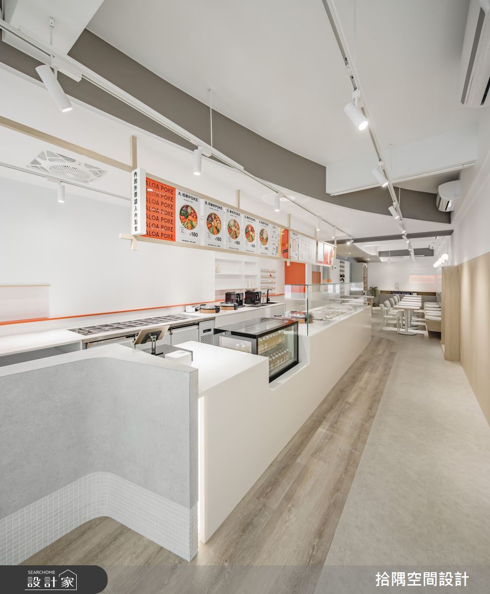 21坪老屋改建後,透過鮮明色彩妝點、格局動線安排與細