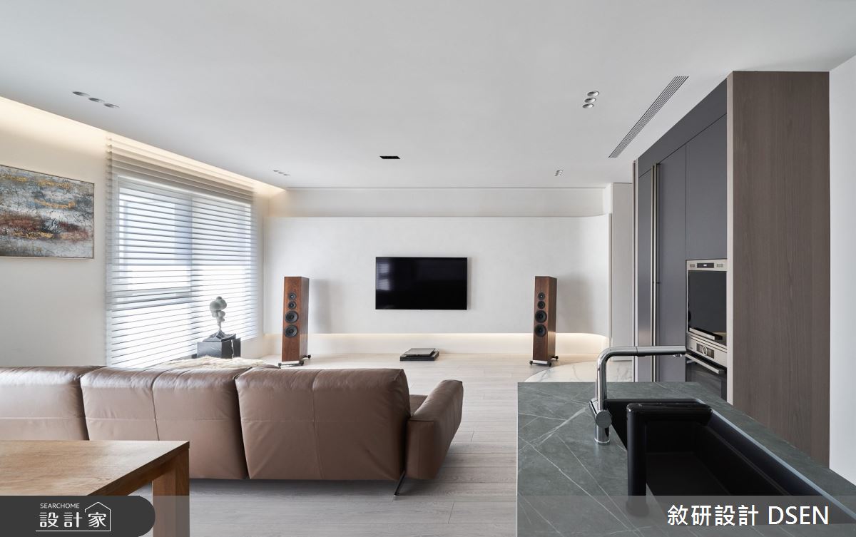 42坪的3房2廳的現代風新成屋，原始入口廊道既深且迂迴