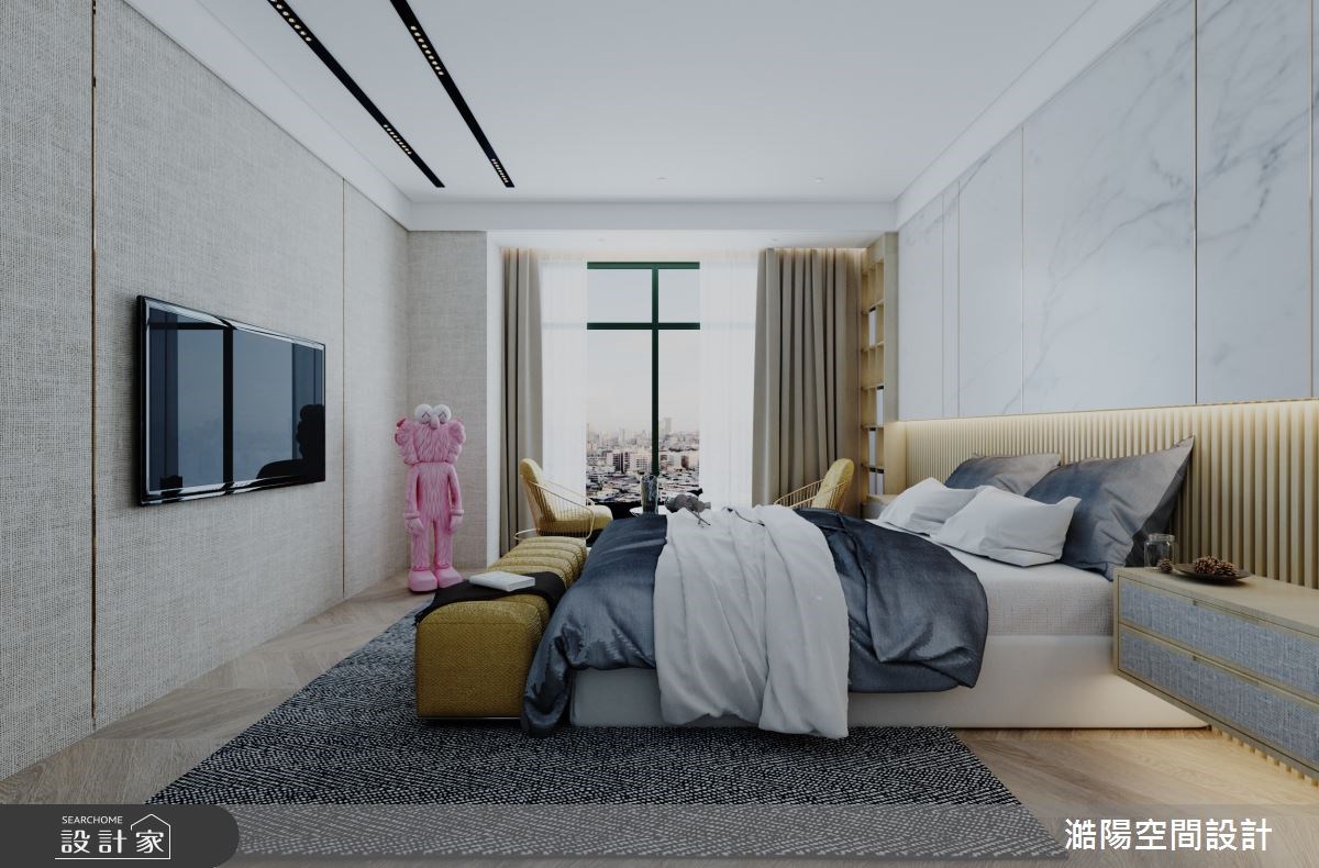 走入百坪的現代豪宅中，除了享有高樓層的絕美景觀，平