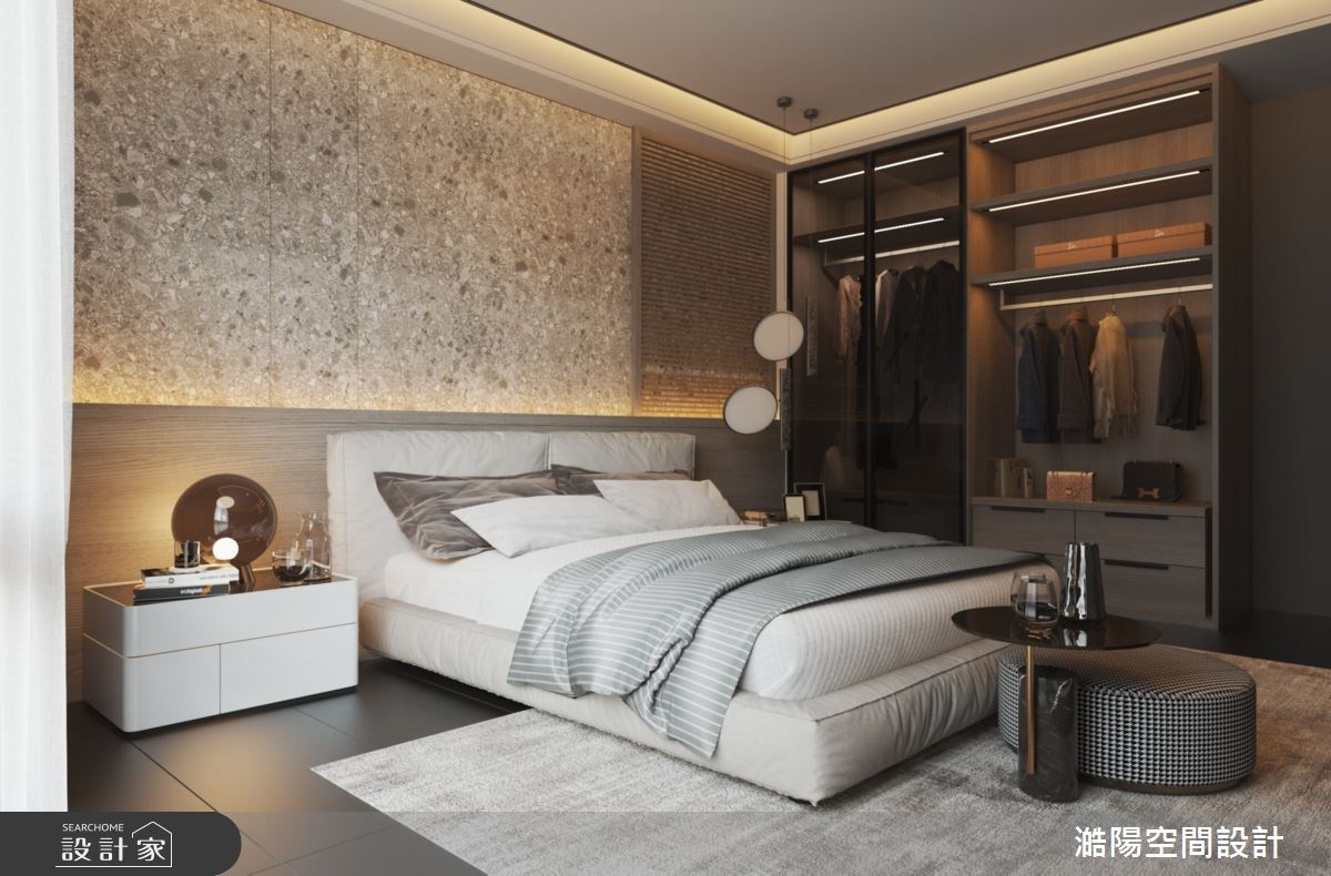 走入百坪的現代豪宅中，除了享有高樓層的絕美景觀，平