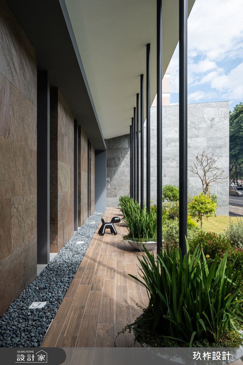 佔地超過百坪的現代風接待中心,以「光影盒子」為發想