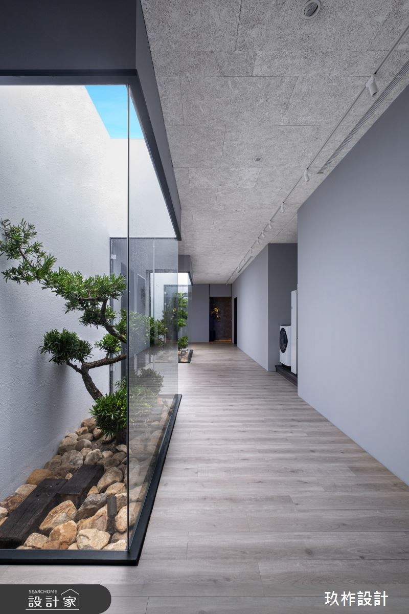 佔地超過百坪的現代風接待中心,以「光影盒子」為發想