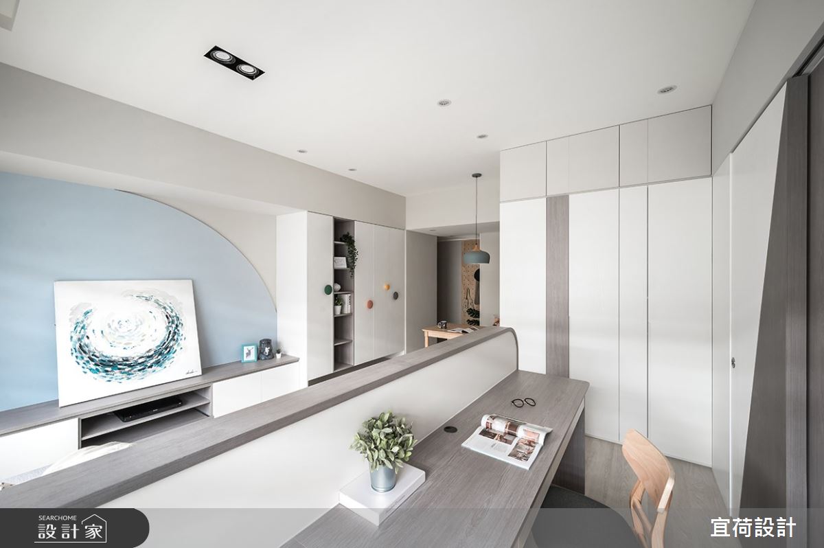 35坪的新成屋為屋主的新婚宅，原屋況具有廊道狹窄、收