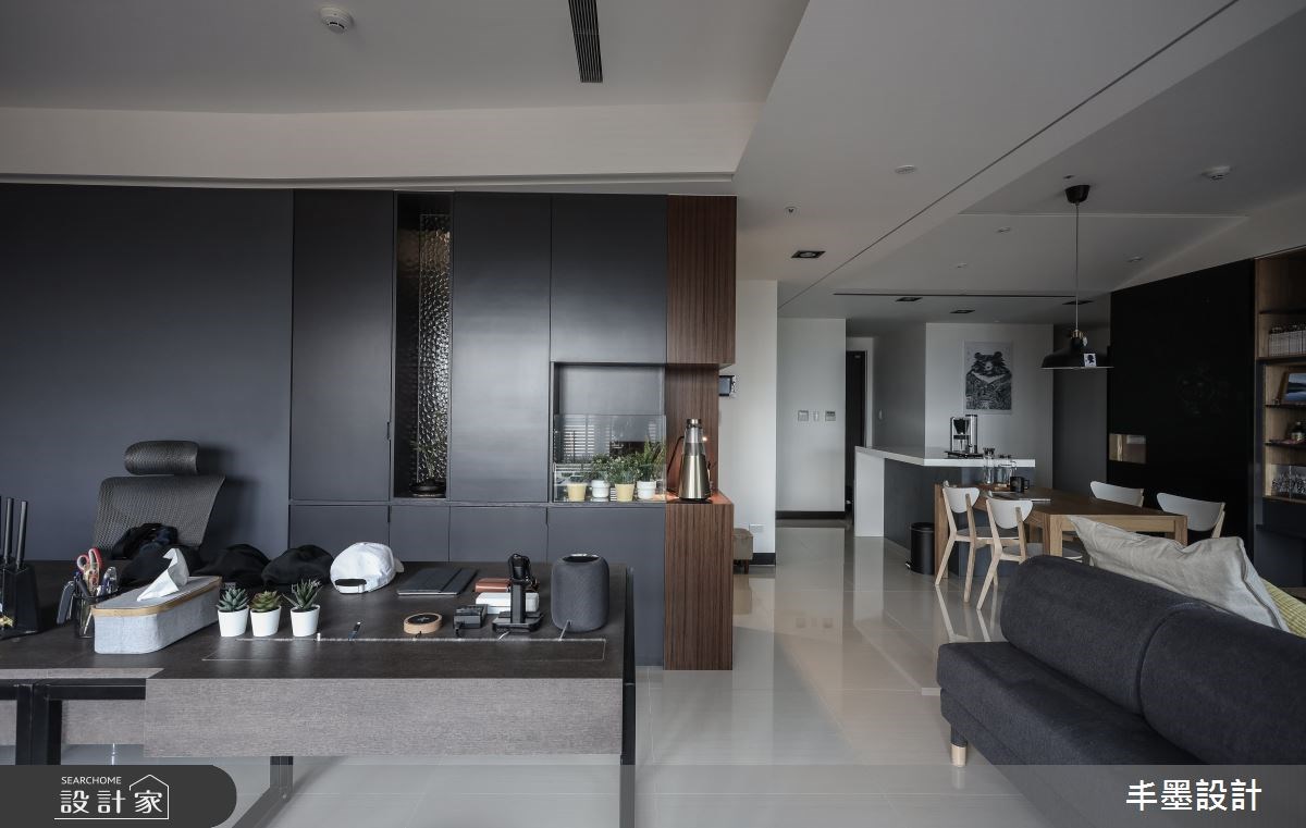 規劃居家空間時,千萬別忘了家中的毛小孩!35坪現代風