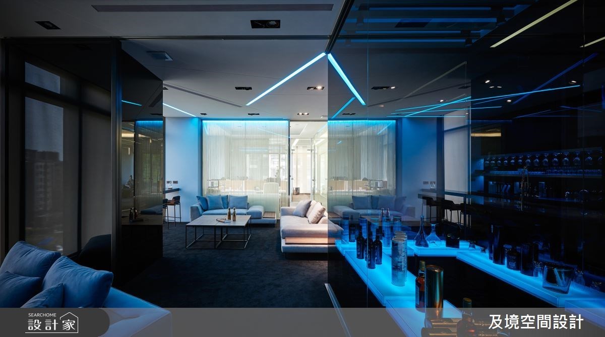 此案為佔地百坪的商辦空間，設計團隊以企業的核心價值