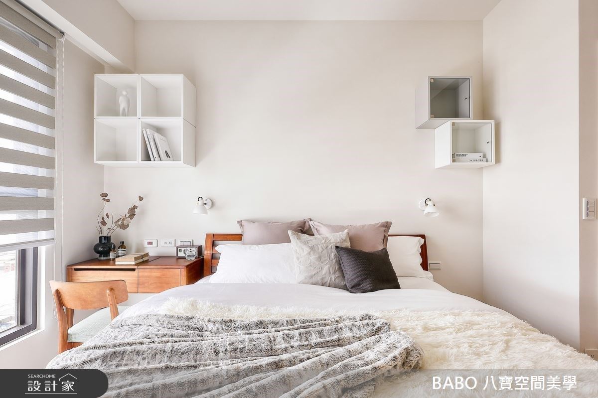 大面採光引入充沛戶外光線,映照出滿室溫馨情誼。在25