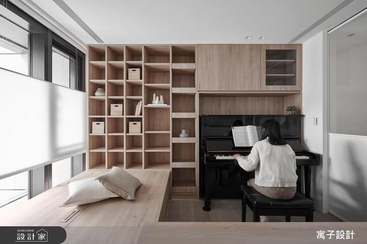 純淨明亮的 34 坪北歐宅，公領域以純白色彩為基調，佐