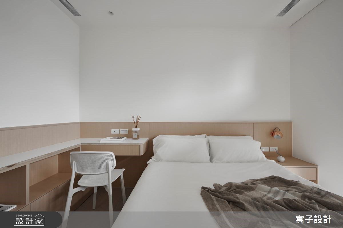 純淨明亮的 34 坪北歐宅，公領域以純白色彩為基調，佐