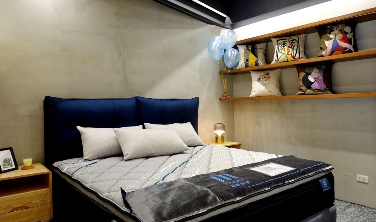 歐眠床墊獨創專業無壓「試躺間」,買床墊送「三年一次終身床墊健檢服務」,讓消費者可以盡情的睡、安心的睡。