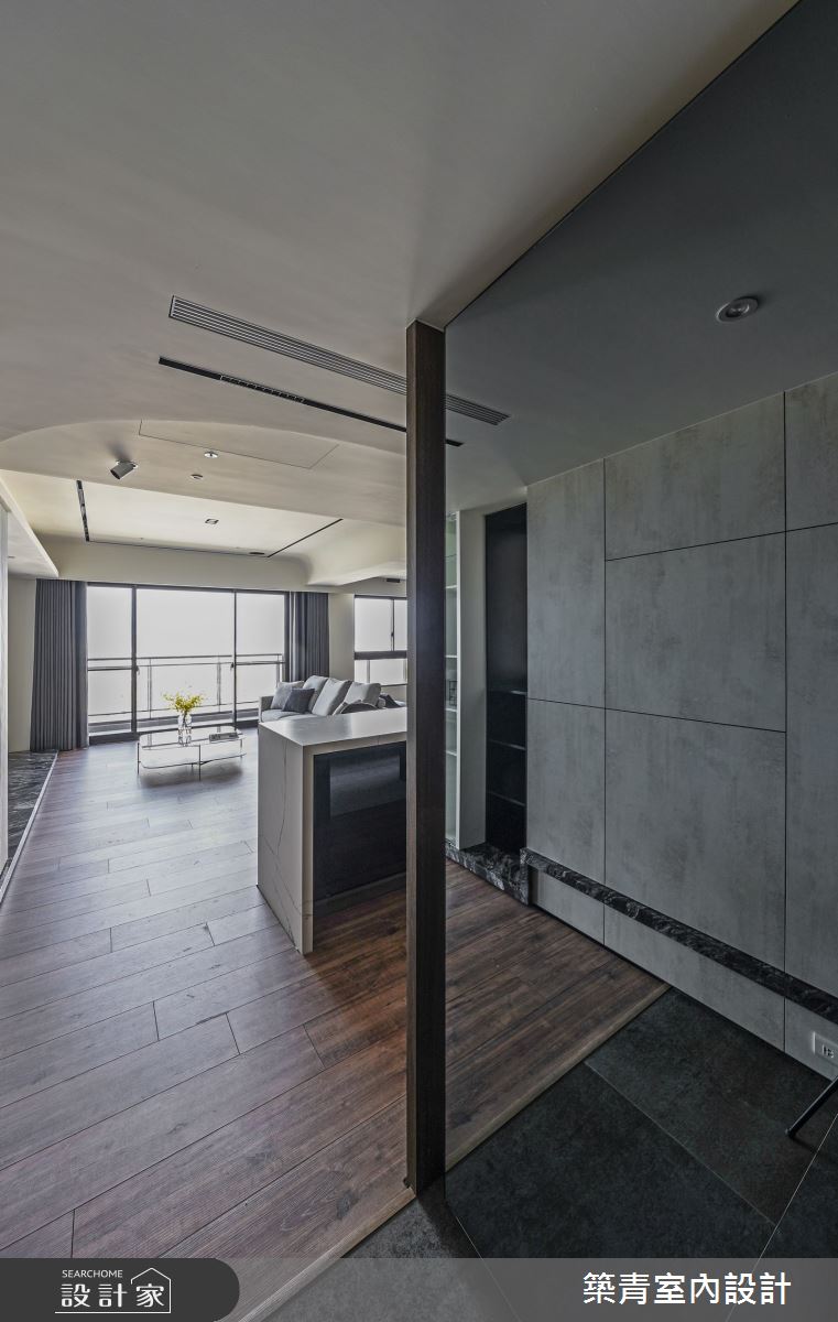 此案為48坪預售屋客變為現代風宅,在一開始的客變時期