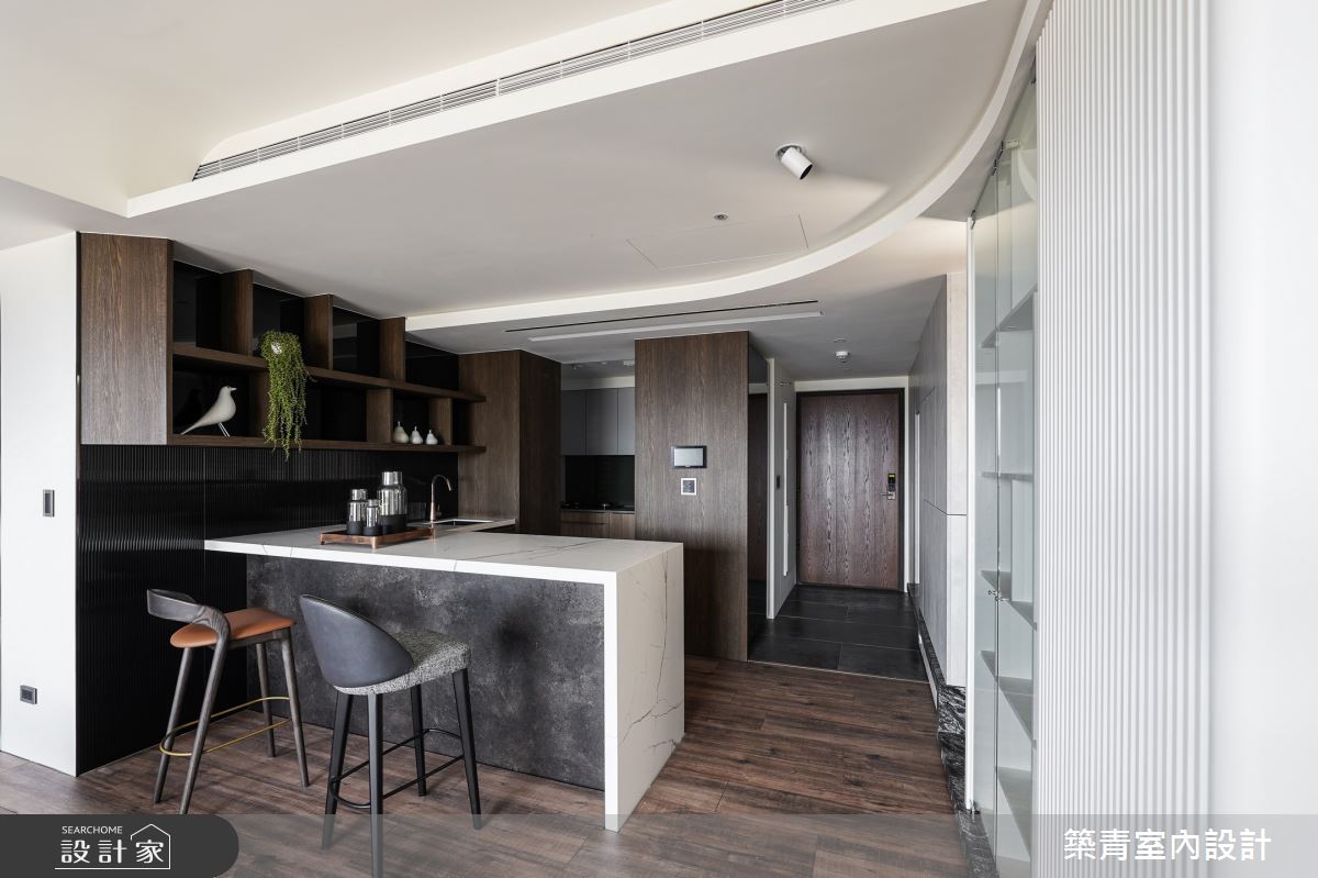 此案為48坪預售屋客變為現代風宅,在一開始的客變時期