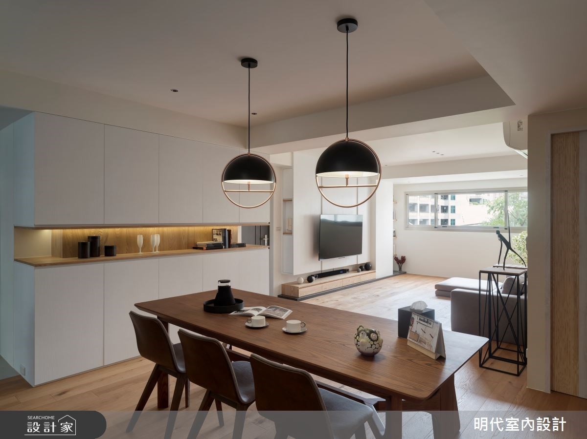 28坪簡約風居家，住著2大1小2貓的甜蜜小家庭。設計團