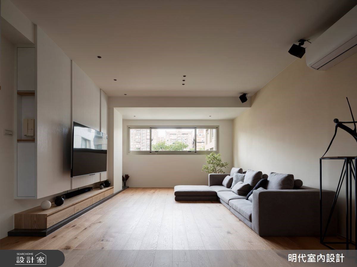 28坪簡約風居家，住著2大1小2貓的甜蜜小家庭。設計團