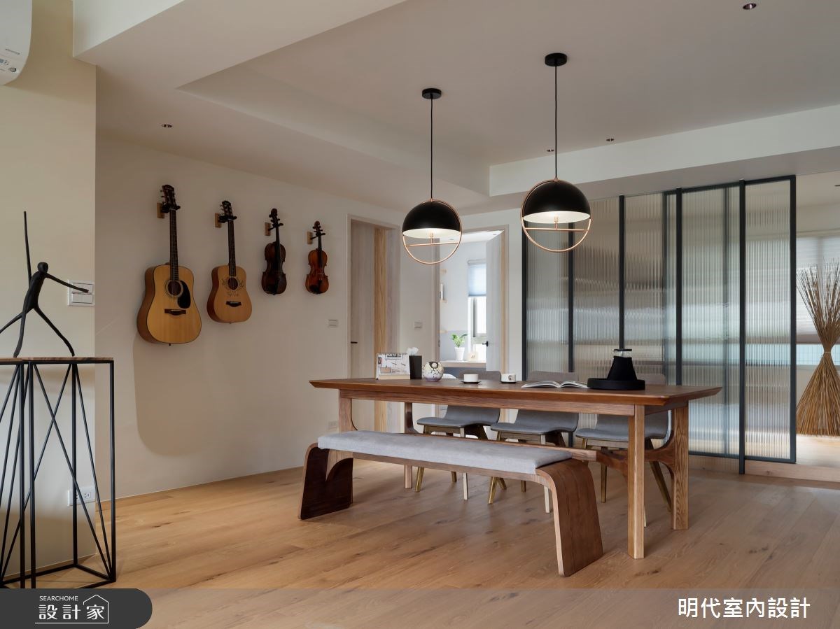 28坪簡約風居家，住著2大1小2貓的甜蜜小家庭。設計團