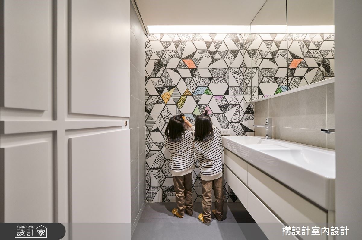 雙人兒童房設計-浴室牆面可繪畫磁磚