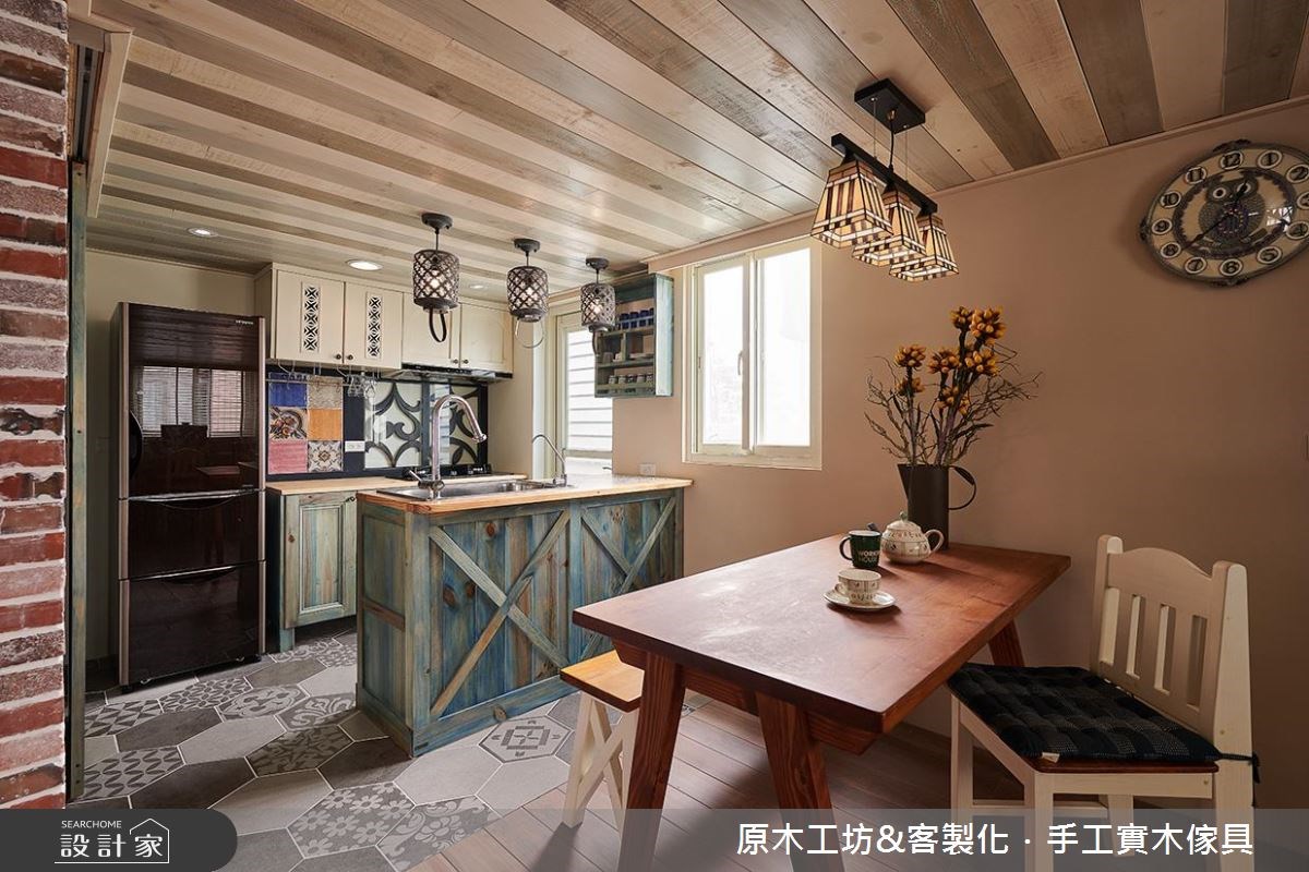 19坪的樓中樓老屋,是原屋主要進行翻修,建物因座落於